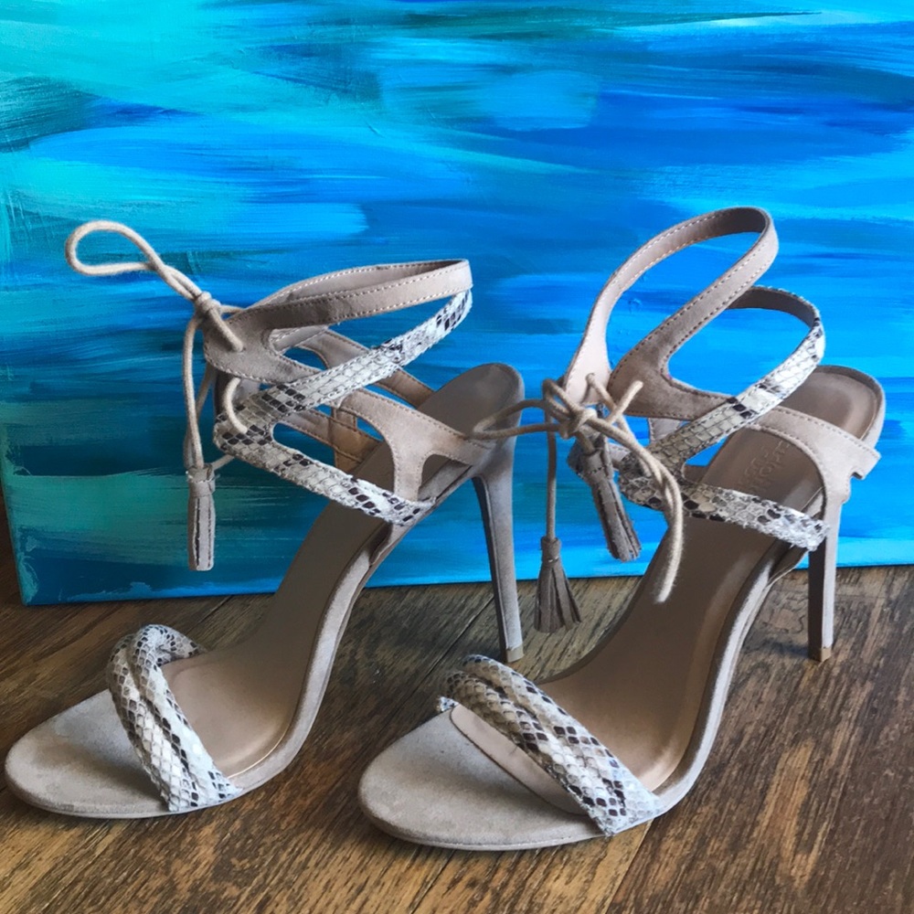 Sexy Snakeskin Heels 🐍